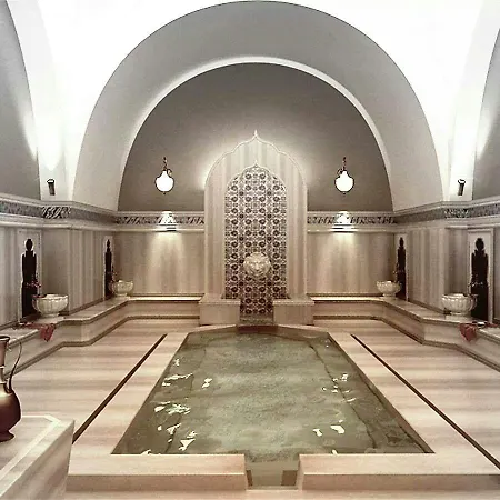 منتجع كيرفانزاراي ثيرمال 5*